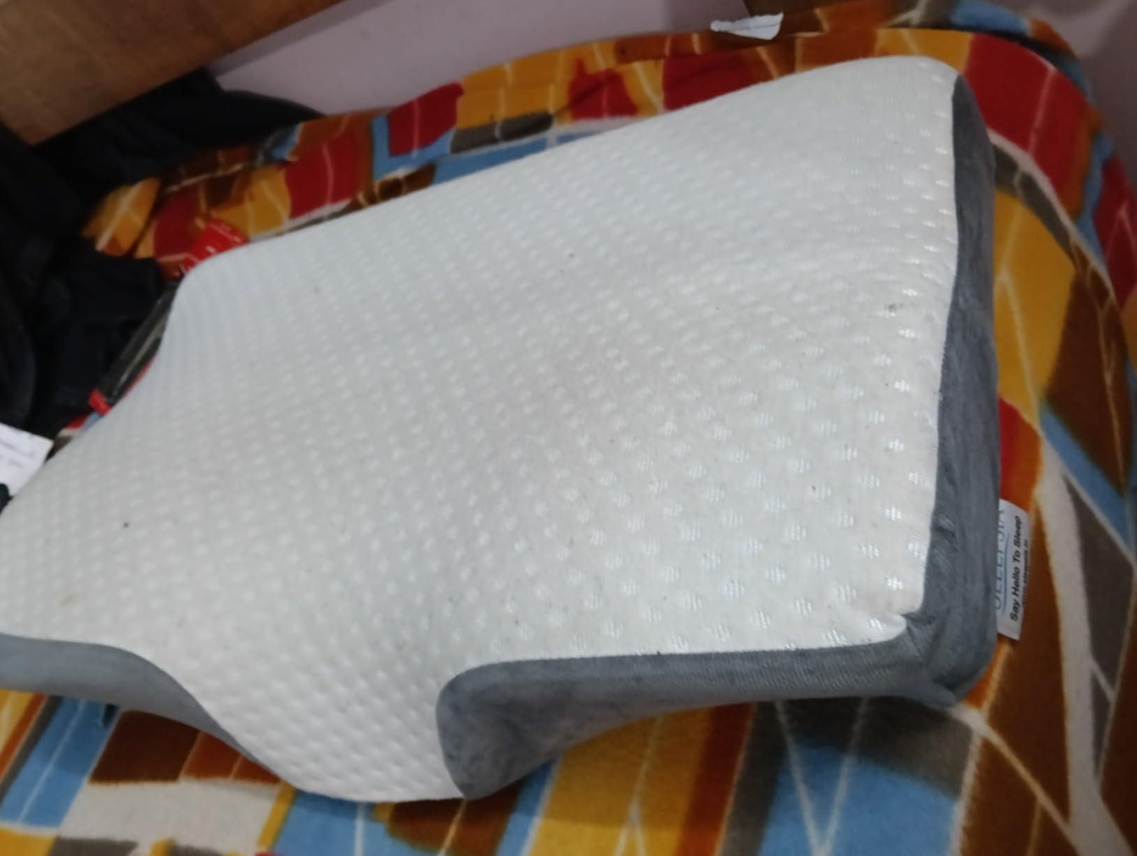 Contour Neck Curve Pillow